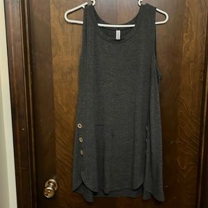 Women’s 1X long tank with Buttons